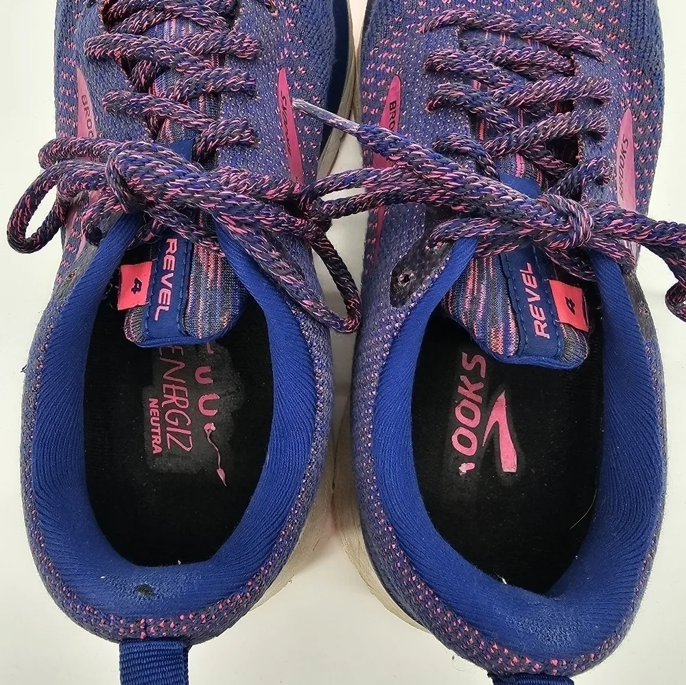 Brooks womens revel